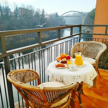 Pontevecchio فندق مبيت وإفطار